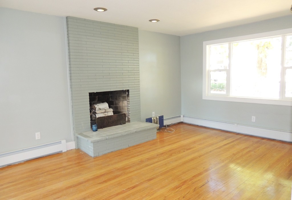 92 Temby Street Springfield, MA 01119 - Photo 9 of 23