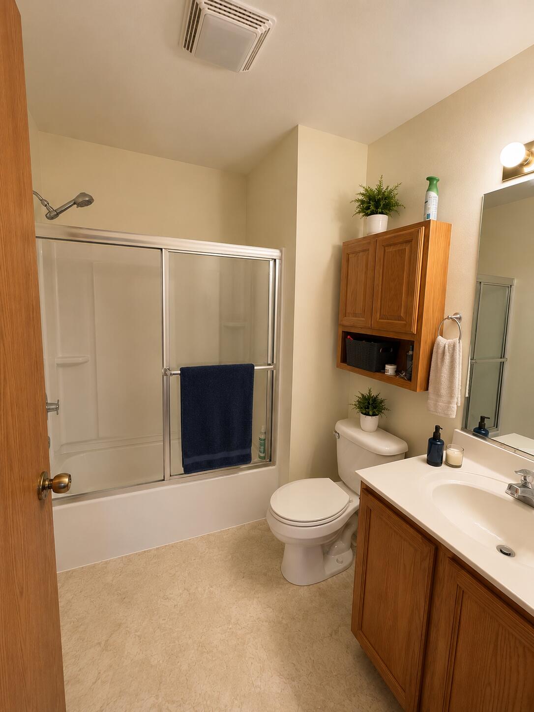 3615 85th Street, Unit F Kenosha, WI 53142 - Photo 11 of 12 Primary bathroom