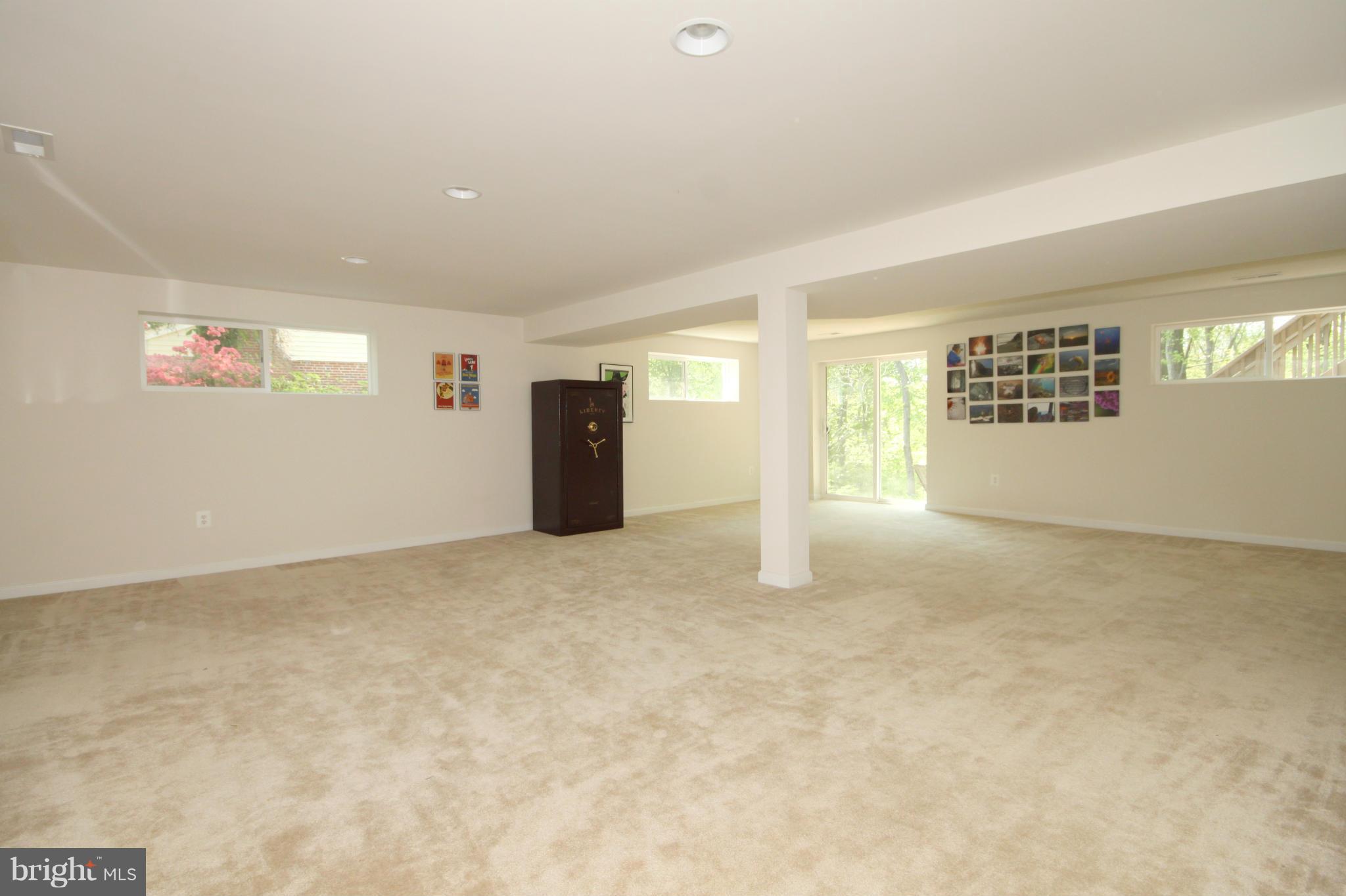 5420 Inverchapel Road Springfield, VA 22151 - Photo 21 of 29 a view of an empty room