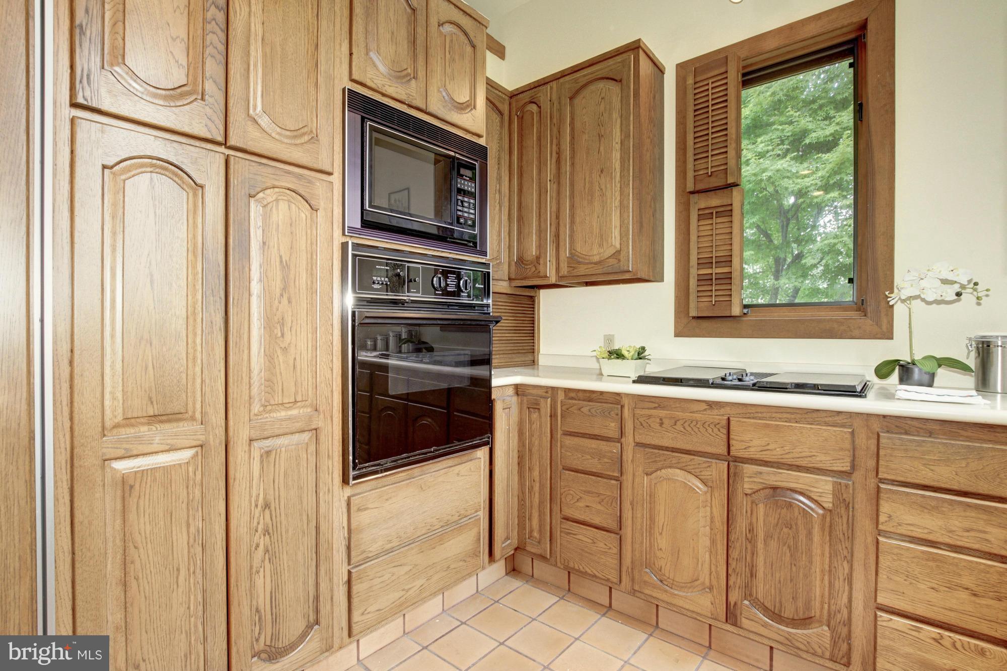 4048 Cadle Creek Road Edgewater, MD 21037 - Photo 11 of 30 Kitchen