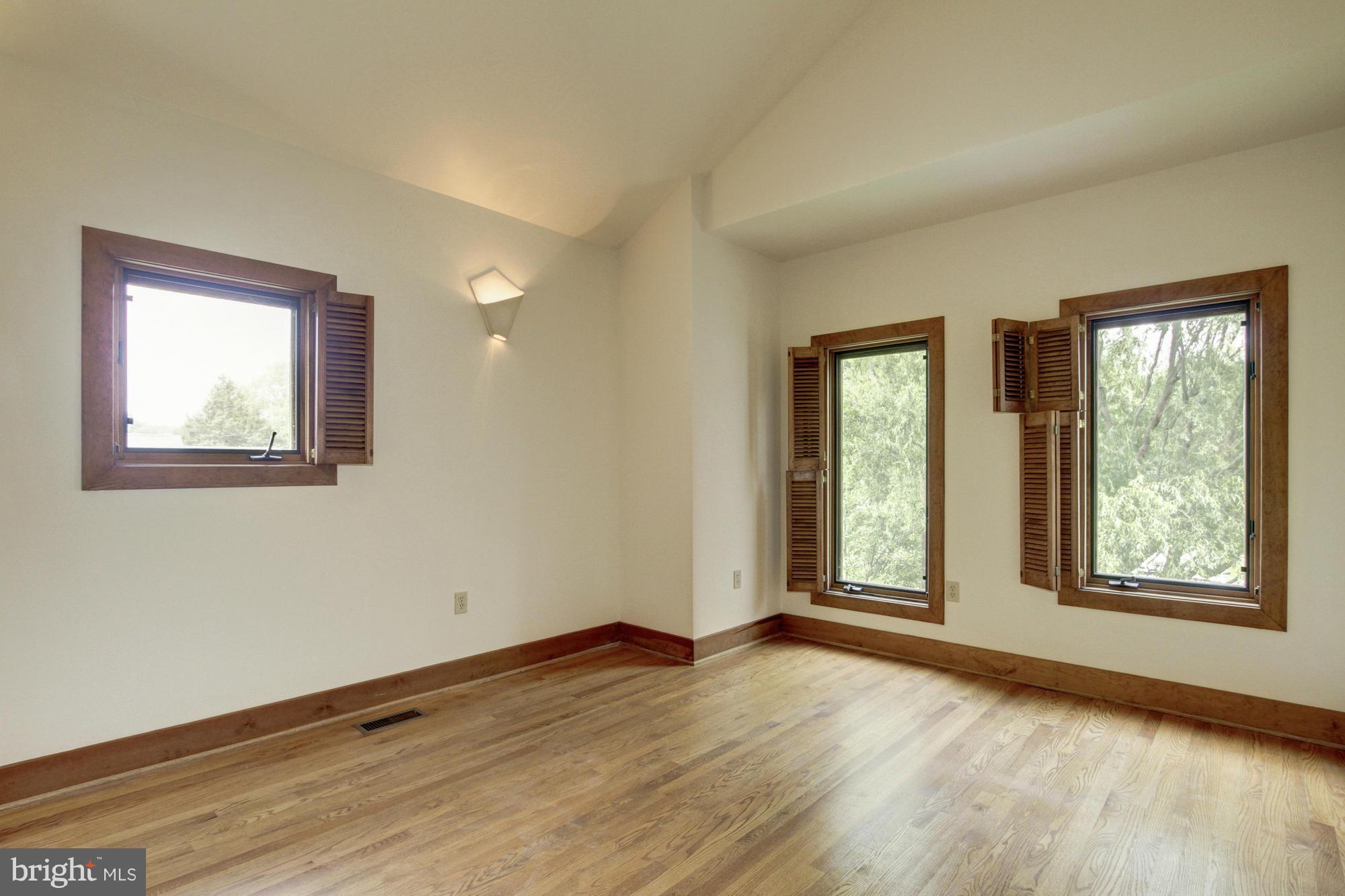 4048 Cadle Creek Road Edgewater, MD 21037 - Photo 16 of 30 Bedroom