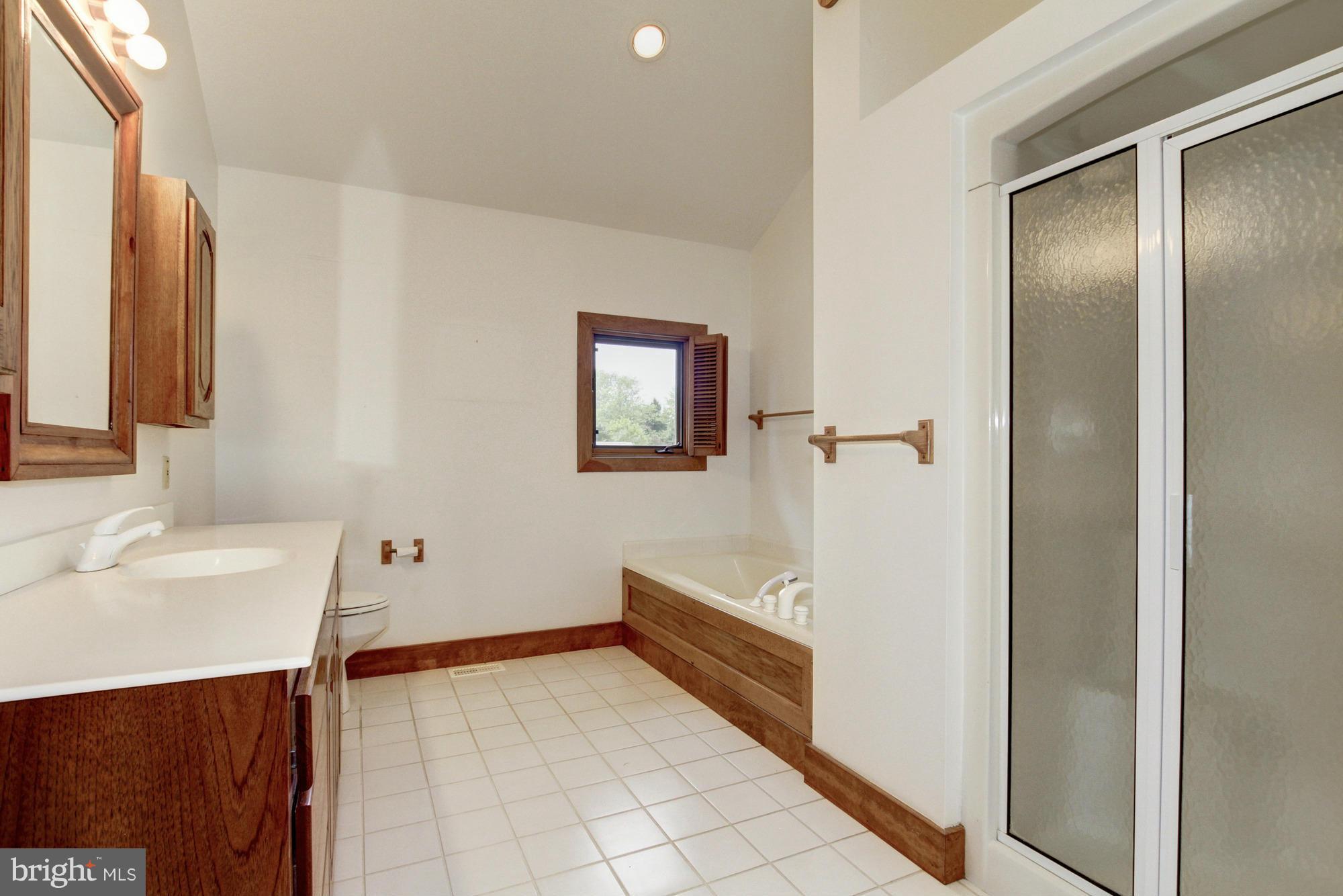 4048 Cadle Creek Road Edgewater, MD 21037 - Photo 18 of 30 Bath (Master)