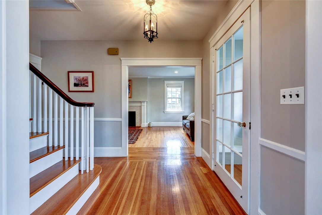 19 Ray Street Providence, RI 02906 - Photo 5 of 48 Gallery Image 5