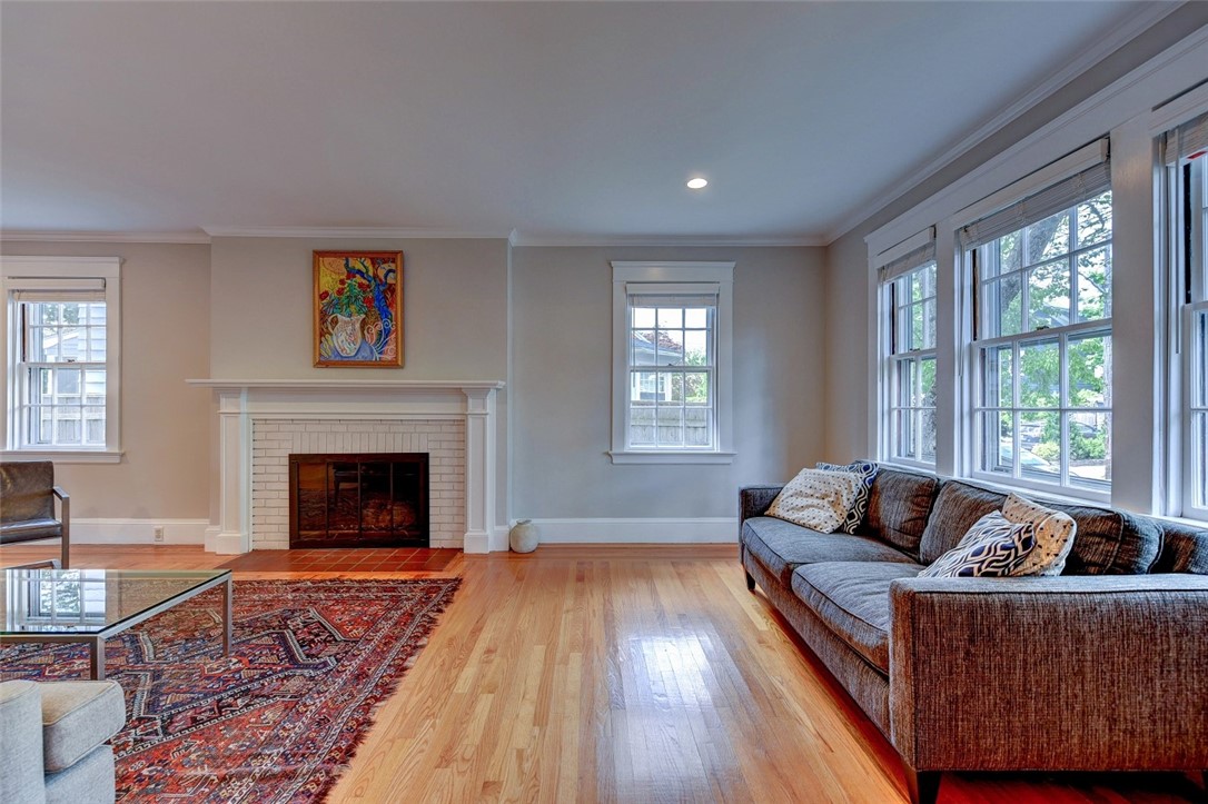 19 Ray Street Providence, RI 02906 - Photo 6 of 48 Gallery Image 6