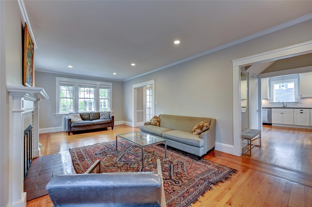 19 Ray Street Providence, RI 02906 - Photo 9 of 48 Gallery Image 9