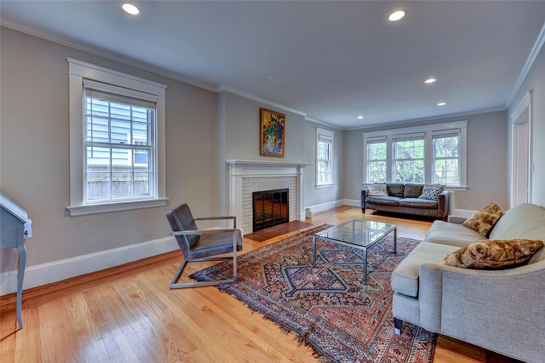 19 Ray Street Providence, RI 02906 - Photo 10 of 48 Gallery Image 10
