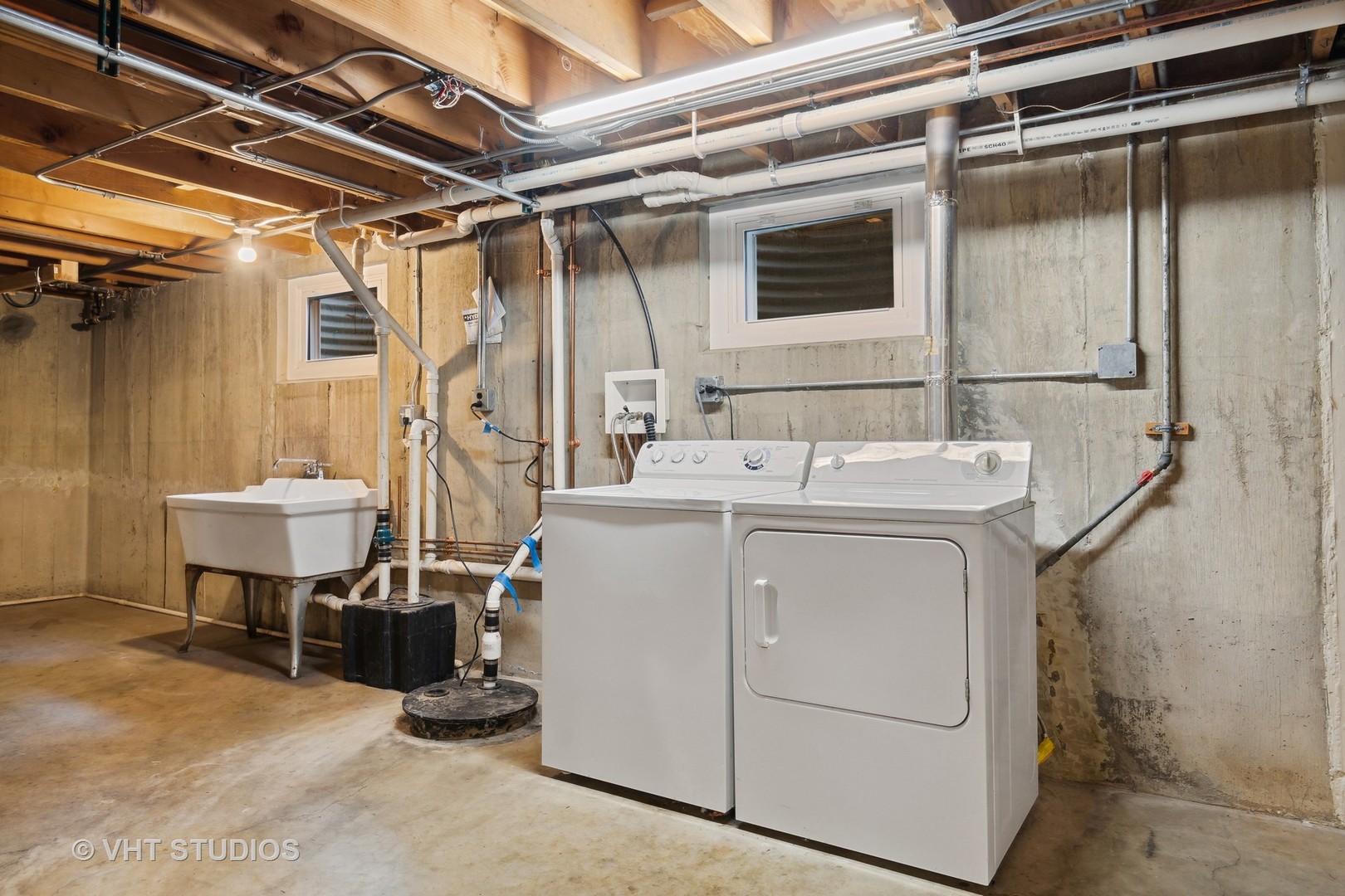 2425 Pfingsten Road Glenview, IL 60026 - Photo 15 of 22 a utility room with dryer and washer