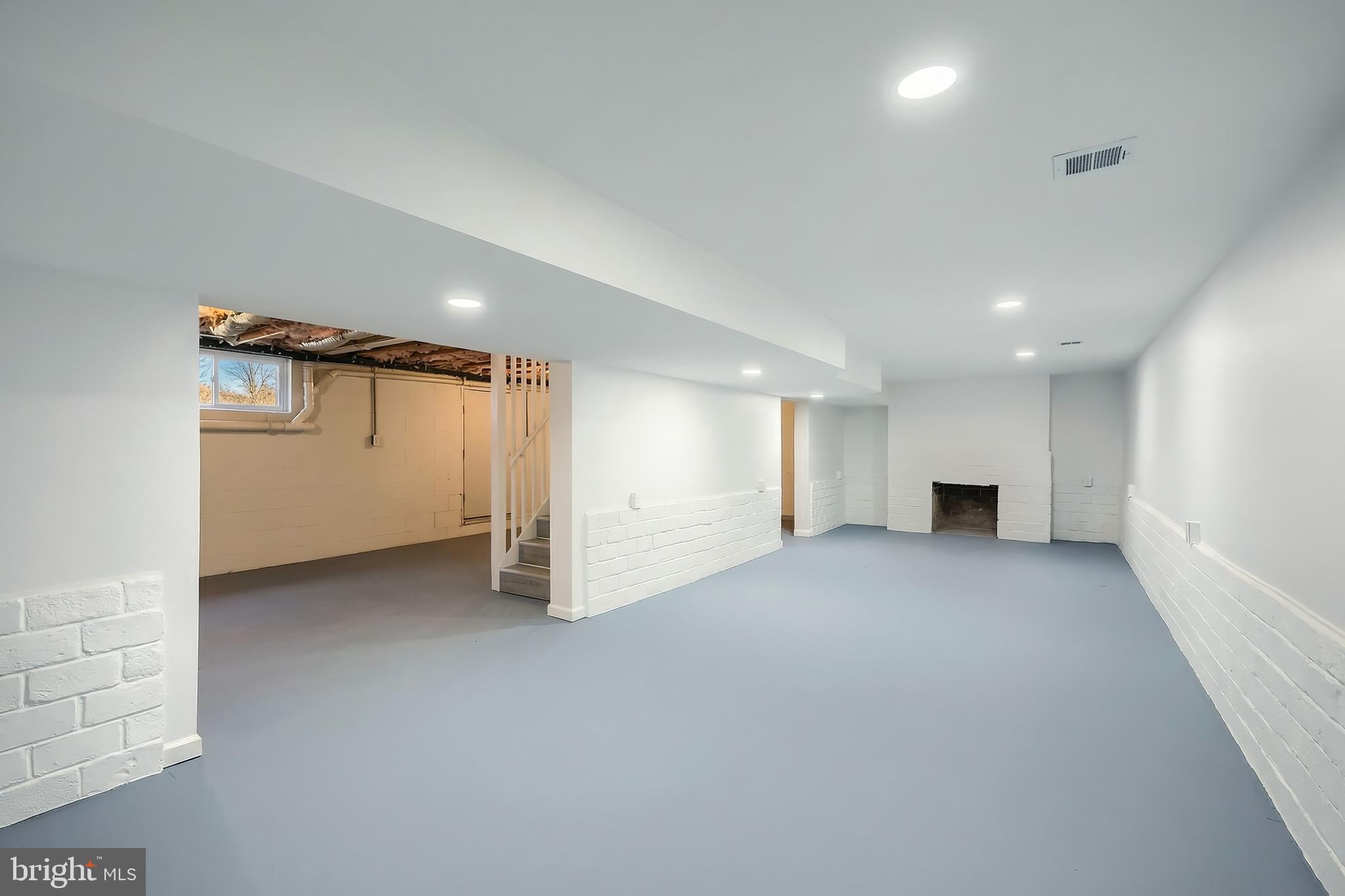 287 Chestnut Hill Road York, PA 17402 - Photo 25 of 36 a view of an empty room