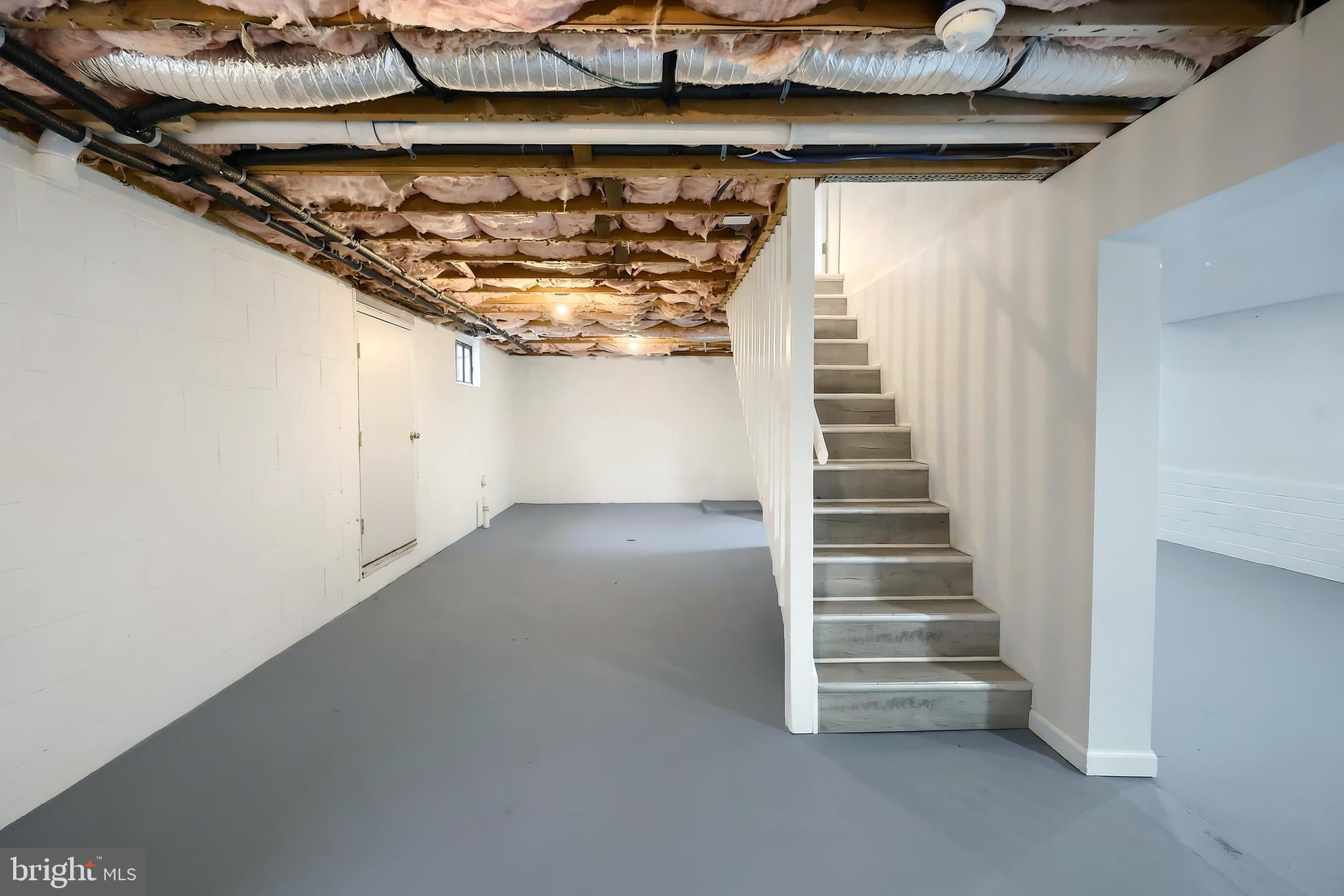 287 Chestnut Hill Road York, PA 17402 - Photo 28 of 36 a view of entryway