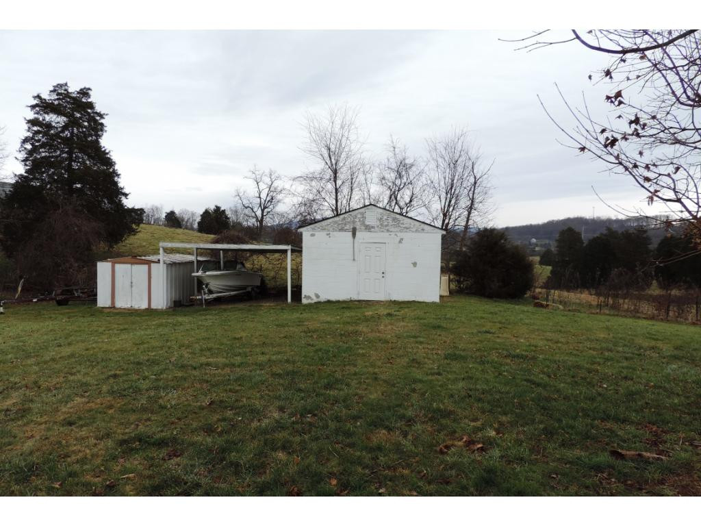 223 Greenlee Road Johnson City, TN 37601 - Photo 3 of 12 out buildings