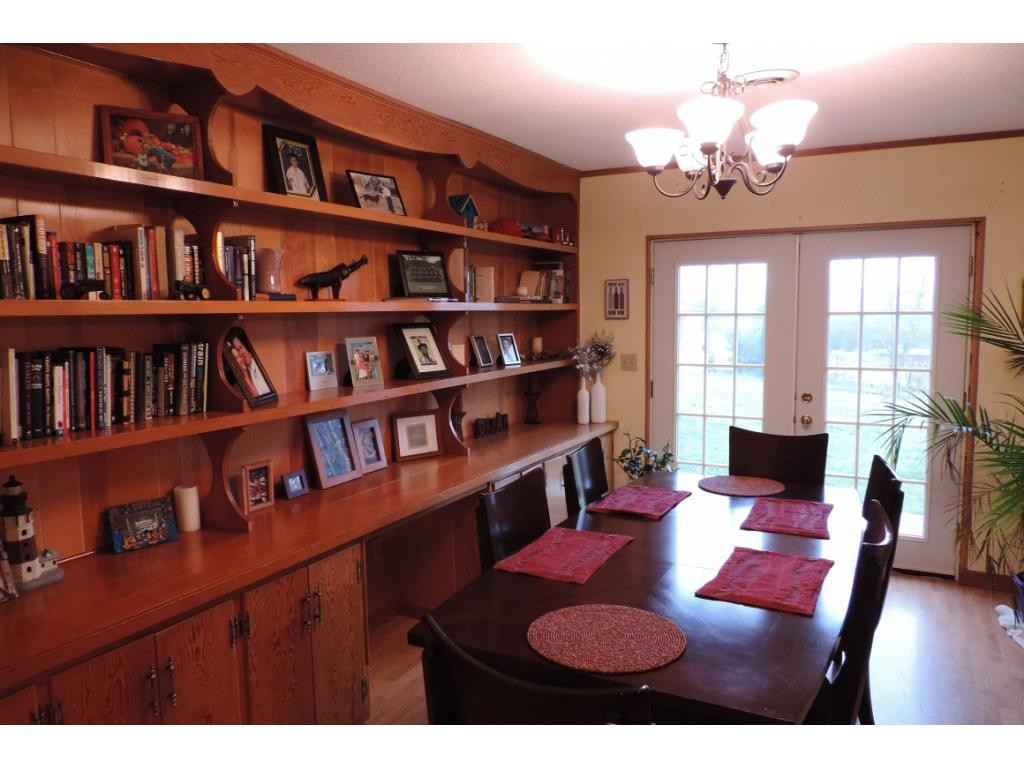 223 Greenlee Road Johnson City, TN 37601 - Photo 8 of 12 dinnig room