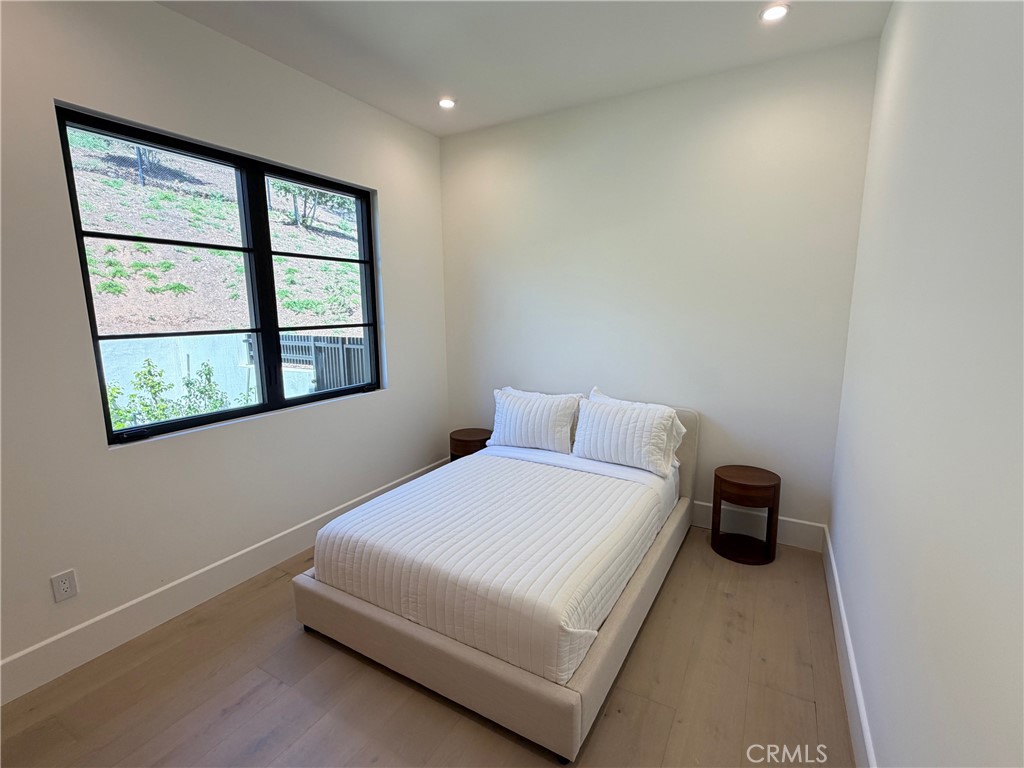 33201 Cuthbert Road Malibu, CA 90265 - Photo 19 of 36