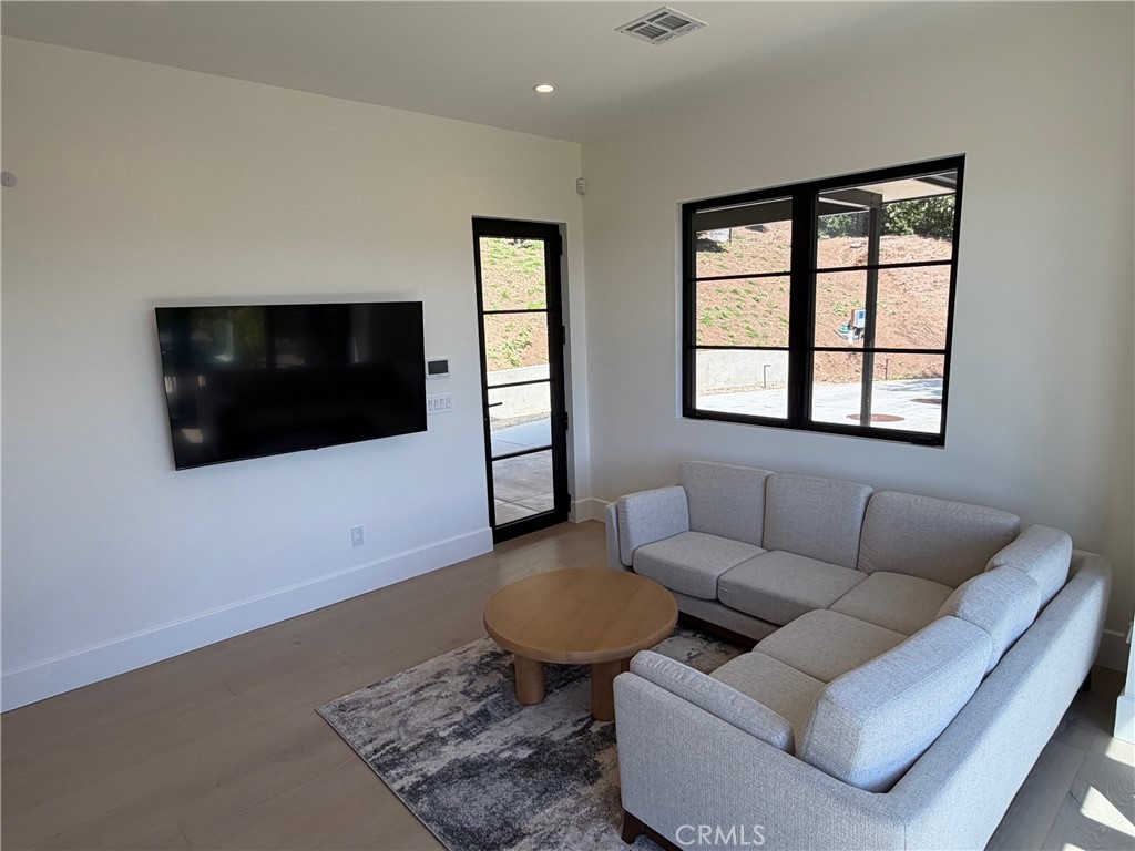 33201 Cuthbert Road Malibu, CA 90265 - Photo 6 of 36