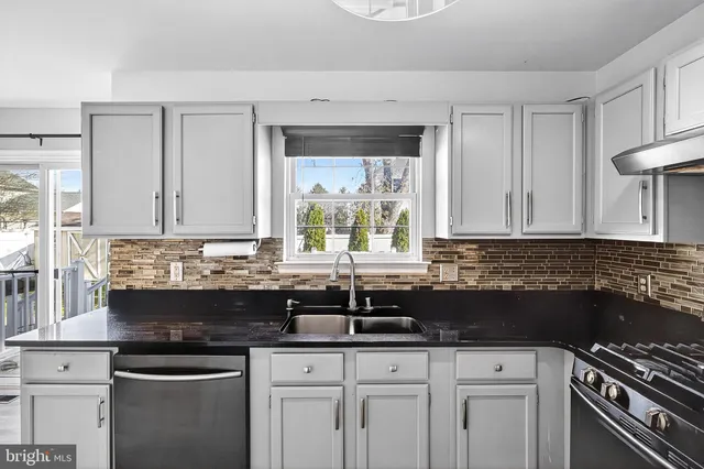 $419,900 | 221 Romeo Drive, New Castle, DE 19720