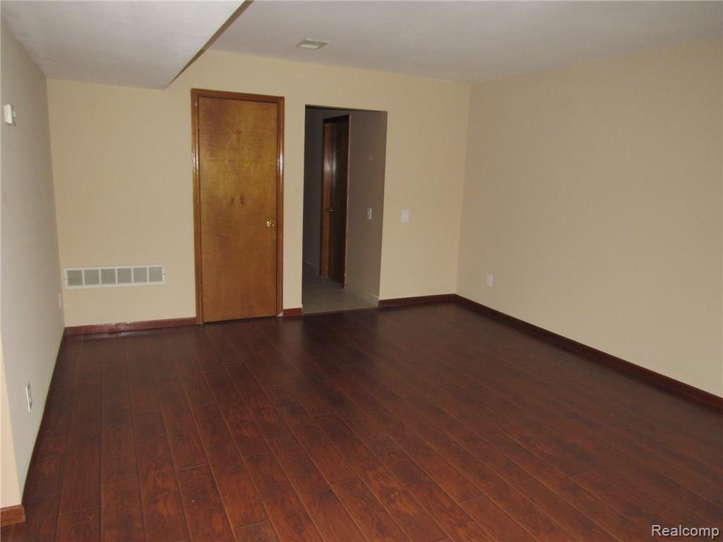 54121 Powderhorn Ridge Utica, MI 48316 - Photo 9 of 29