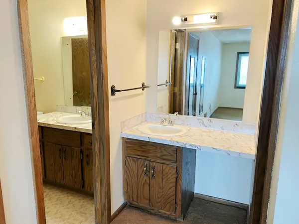 $139,900 | 6116 64th Avenue North, Brooklyn Park, MN 55429