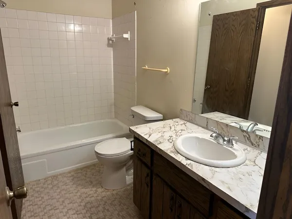 $139,900 | 6116 64th Avenue North, Brooklyn Park, MN 55429