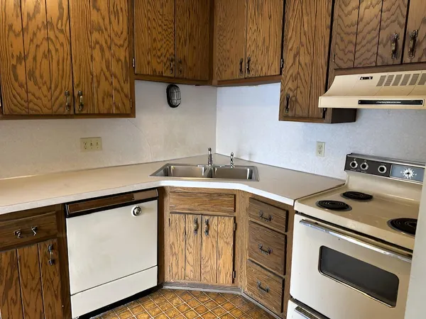 $139,900 | 6116 64th Avenue North, Brooklyn Park, MN 55429