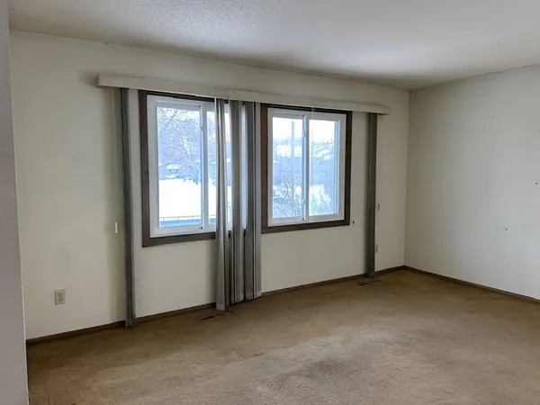 $139,900 | 6116 64th Avenue North, Brooklyn Park, MN 55429