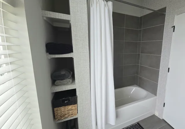 a close up view of a washer and dryer