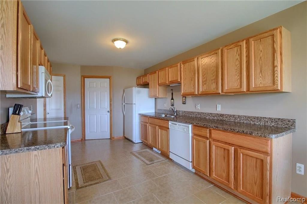 50749 Raintree Circle Chesterfield, MI 48047 - Photo 5 of 22