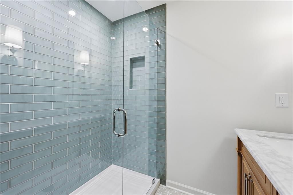 1123 Riverside Terrace Gainesville, GA 30501 - Photo 22 of 37