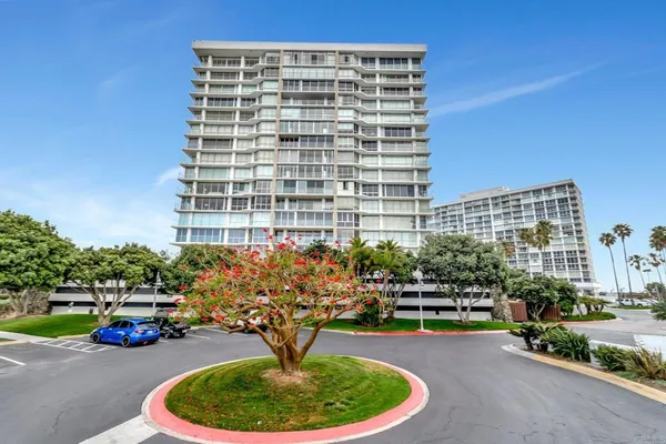 $2,695,000 | 1820 Avenida Del Mundo, Unit 208, Coronado, CA 92118