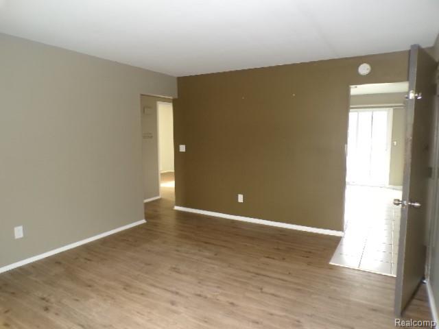 355 Granger Road, Unit 4 Ortonville, MI 48462 - Photo 3 of 13