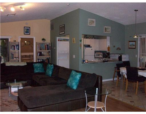 6192 Laurel Lane, Unit A Tamarac, FL 33319 - Photo 12 of 16 Living Room