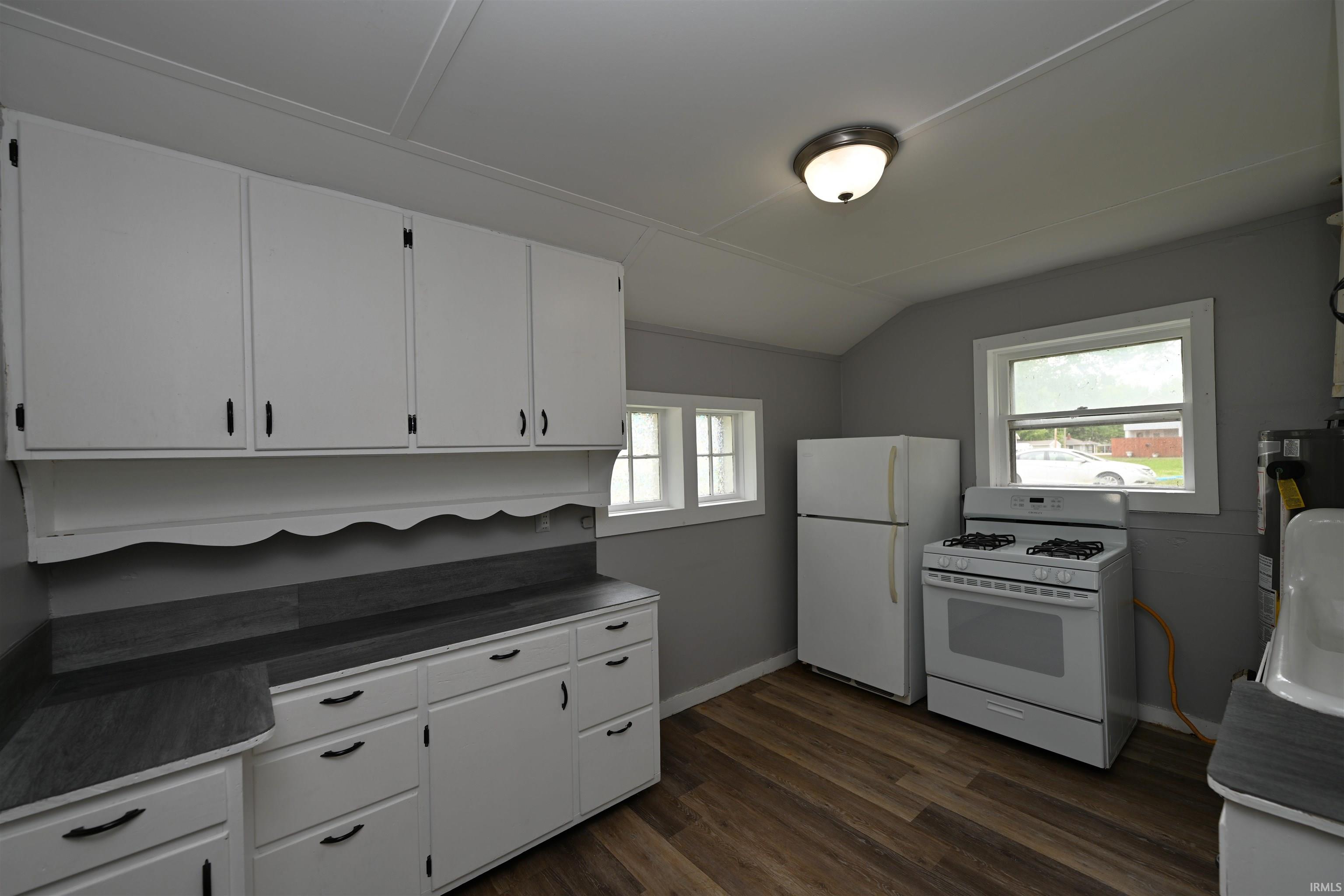 319 West 13th Street Winamac, IN 46996 - Photo 13 of 23