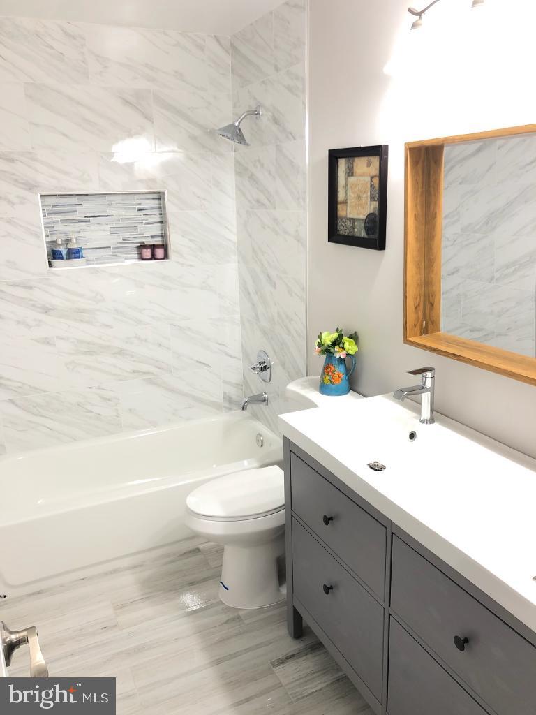 6230 Cheverly Park Drive Cheverly, MD 20785 - Photo 28 of 28 Master bathroom