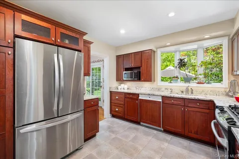 $849,000 | 51 Plymouth Drive, Scarsdale, NY 10583