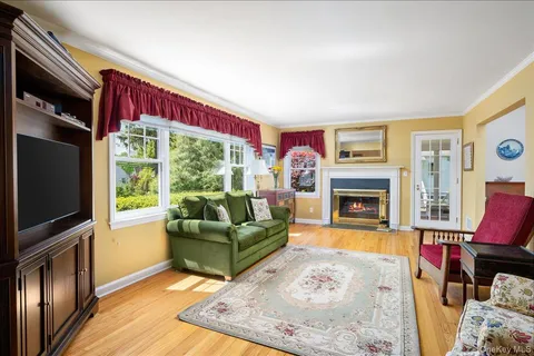 $849,000 | 51 Plymouth Drive, Scarsdale, NY 10583