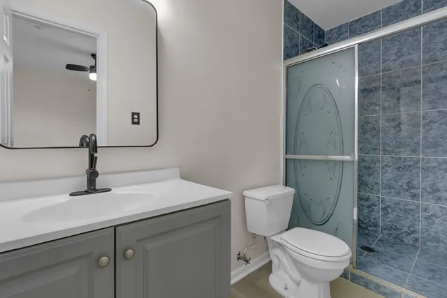 $330,000 | 1190 Ash Road, Hoffman Estates, IL 60169