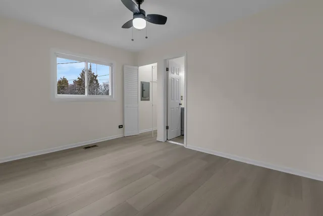 $330,000 | 1190 Ash Road, Hoffman Estates, IL 60169