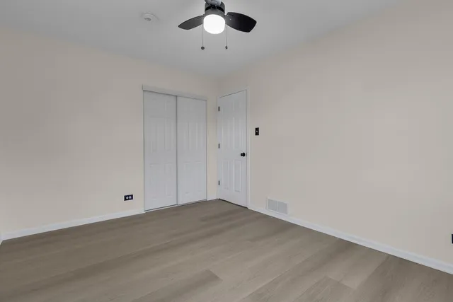 $330,000 | 1190 Ash Road, Hoffman Estates, IL 60169