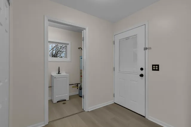 $330,000 | 1190 Ash Road, Hoffman Estates, IL 60169