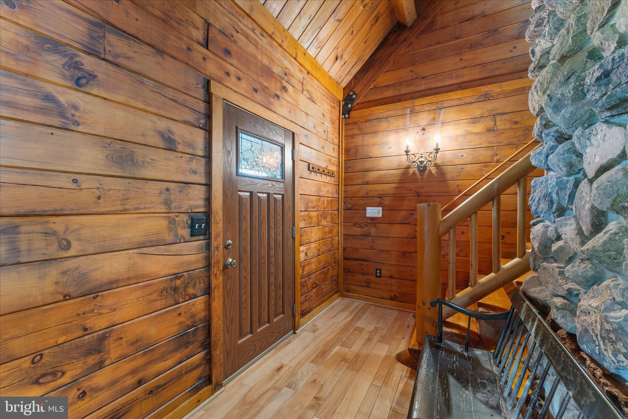 18837 Trinity Church Road Purcellville, VA 20132 - Photo 10 of 51 Foyer