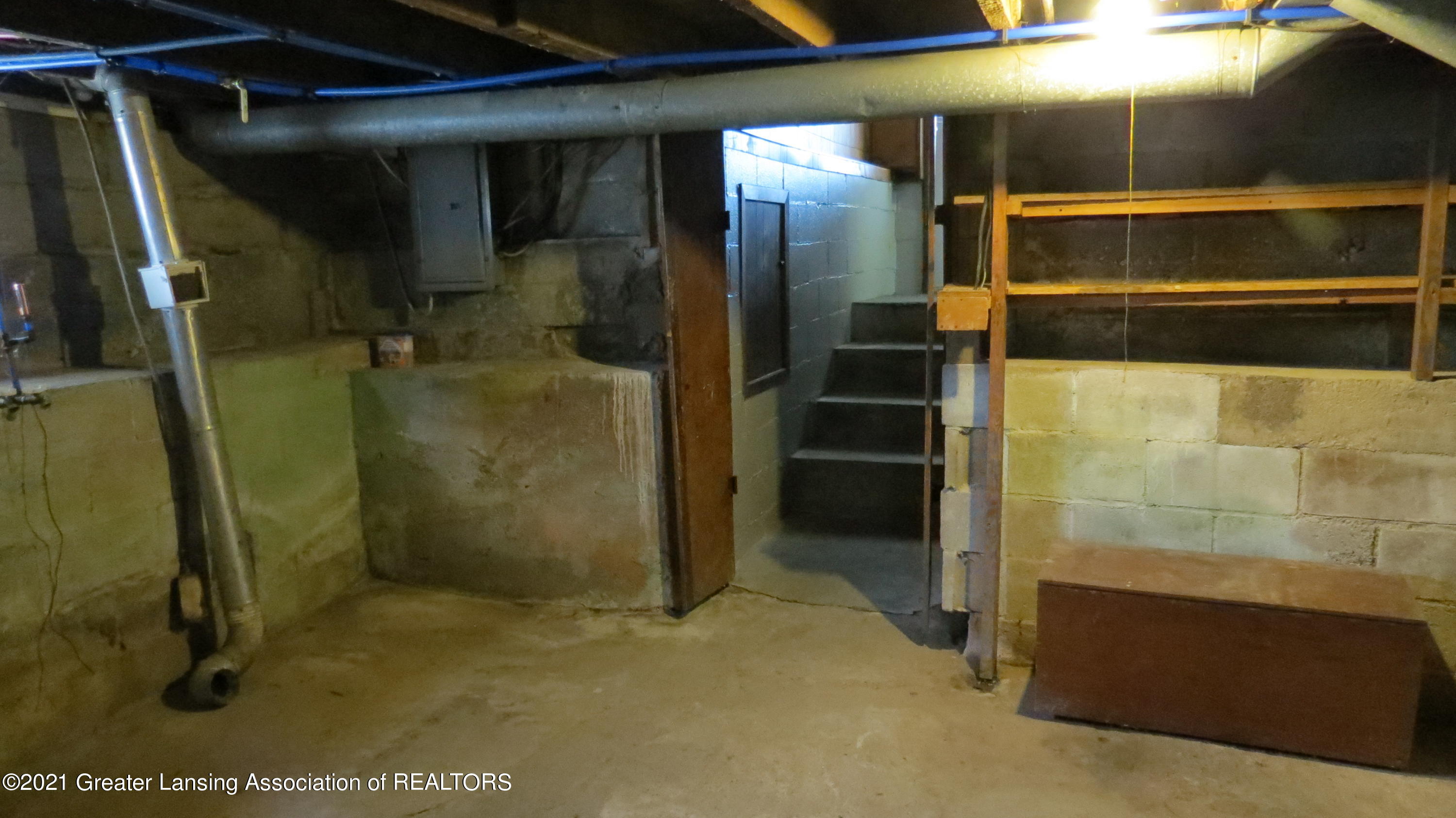 6734 North Maple River Road Elsie, MI 48831 - Photo 46 of 55 41 basement (2)