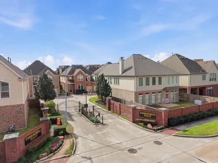 $680,000 | 911 Vaulted Oak Street, Houston, TX 77008