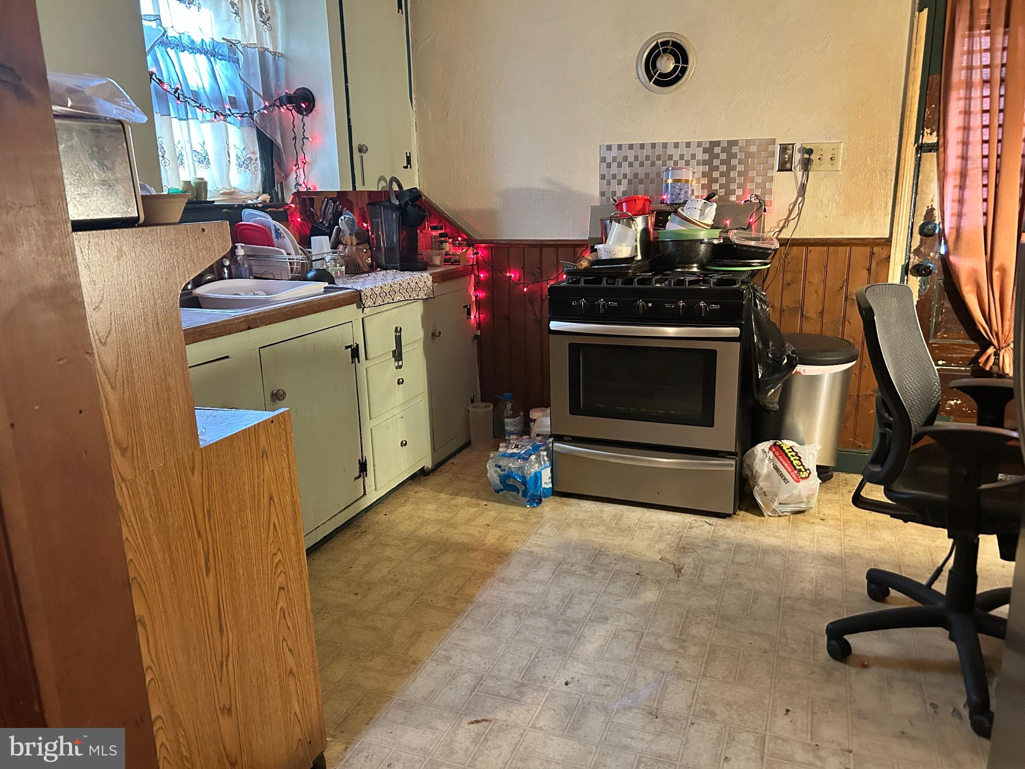 1229 West Poplar Street York, PA 17404 - Photo 10 of 30