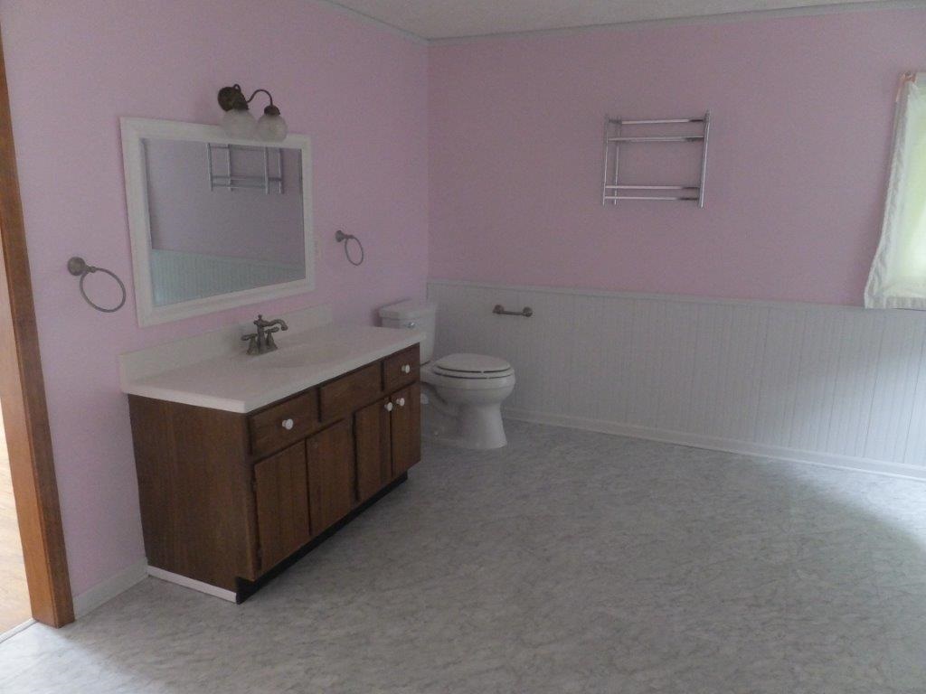 2201 North Jacobson Road Suttons Bay, MI 49682 - Photo 17 of 21 1834328-16.JPG