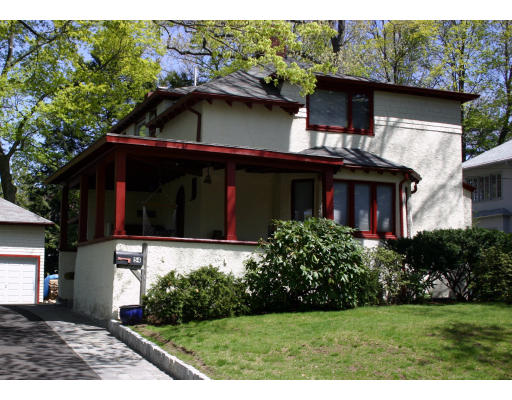 54 Oakwood Road Newton, MA 02460 - Photo 1 of 17 Gallery Image 1