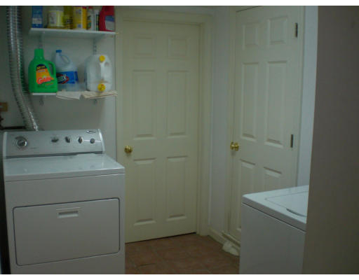 54 Oakwood Road Newton, MA 02460 - Photo 12 of 17 Gallery Image 12