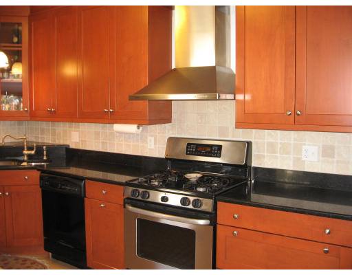 54 Oakwood Road Newton, MA 02460 - Photo 3 of 17 Gallery Image 3