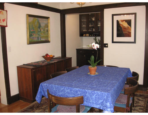54 Oakwood Road Newton, MA 02460 - Photo 4 of 17 Gallery Image 4