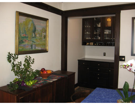 54 Oakwood Road Newton, MA 02460 - Photo 5 of 17 Gallery Image 5