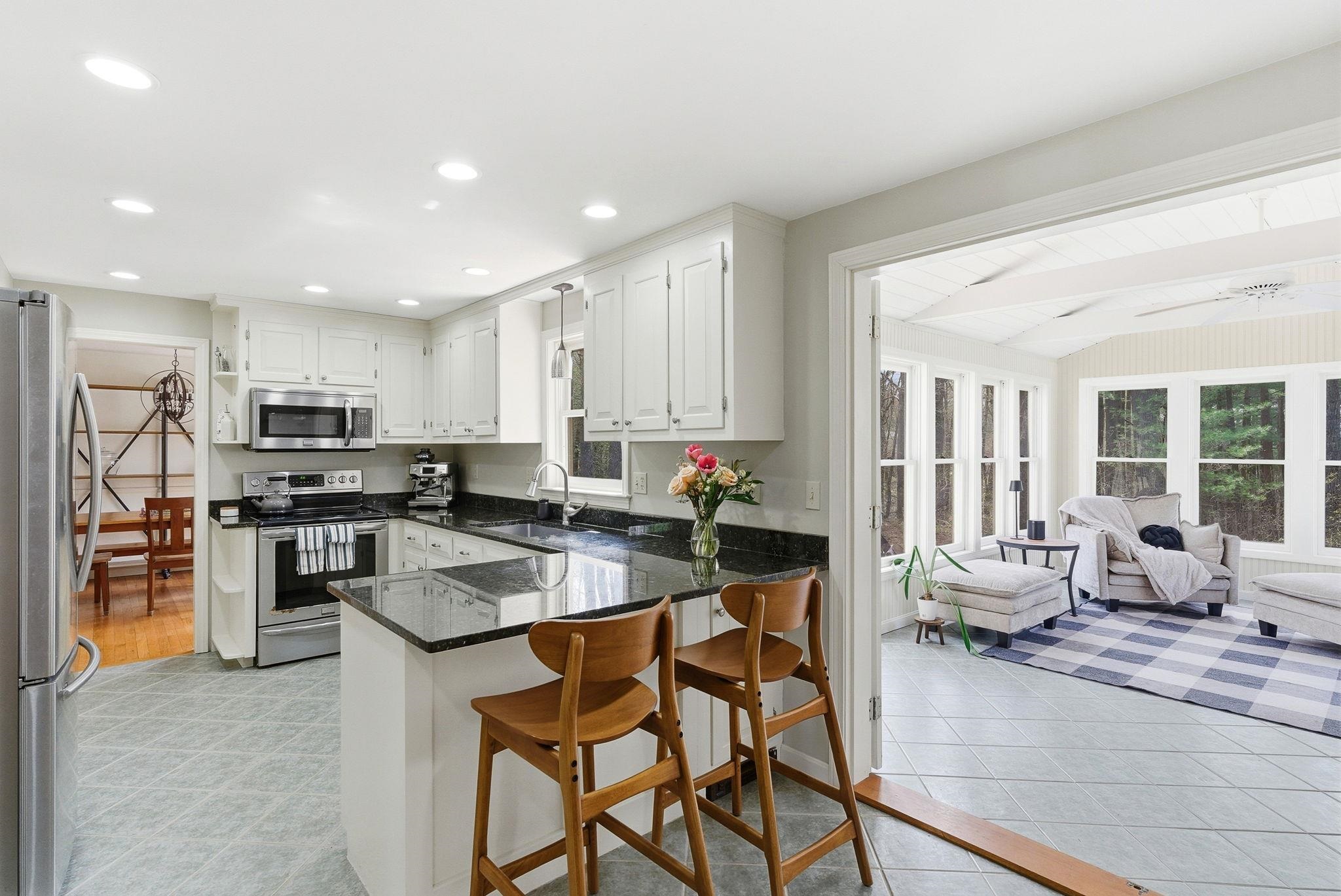 25 Buttonwood Drive Derry, NH 03038 - Photo 11 of 44