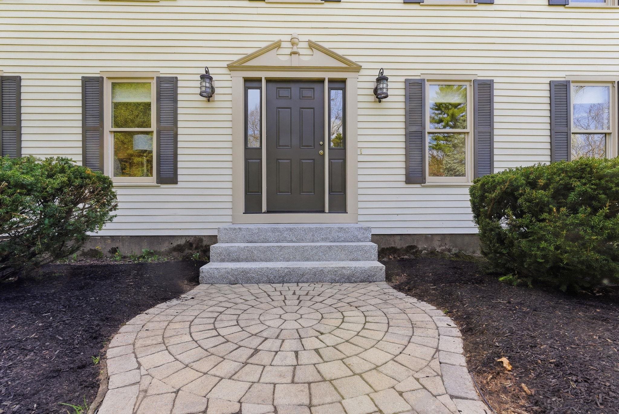 25 Buttonwood Drive Derry, NH 03038 - Photo 3 of 44