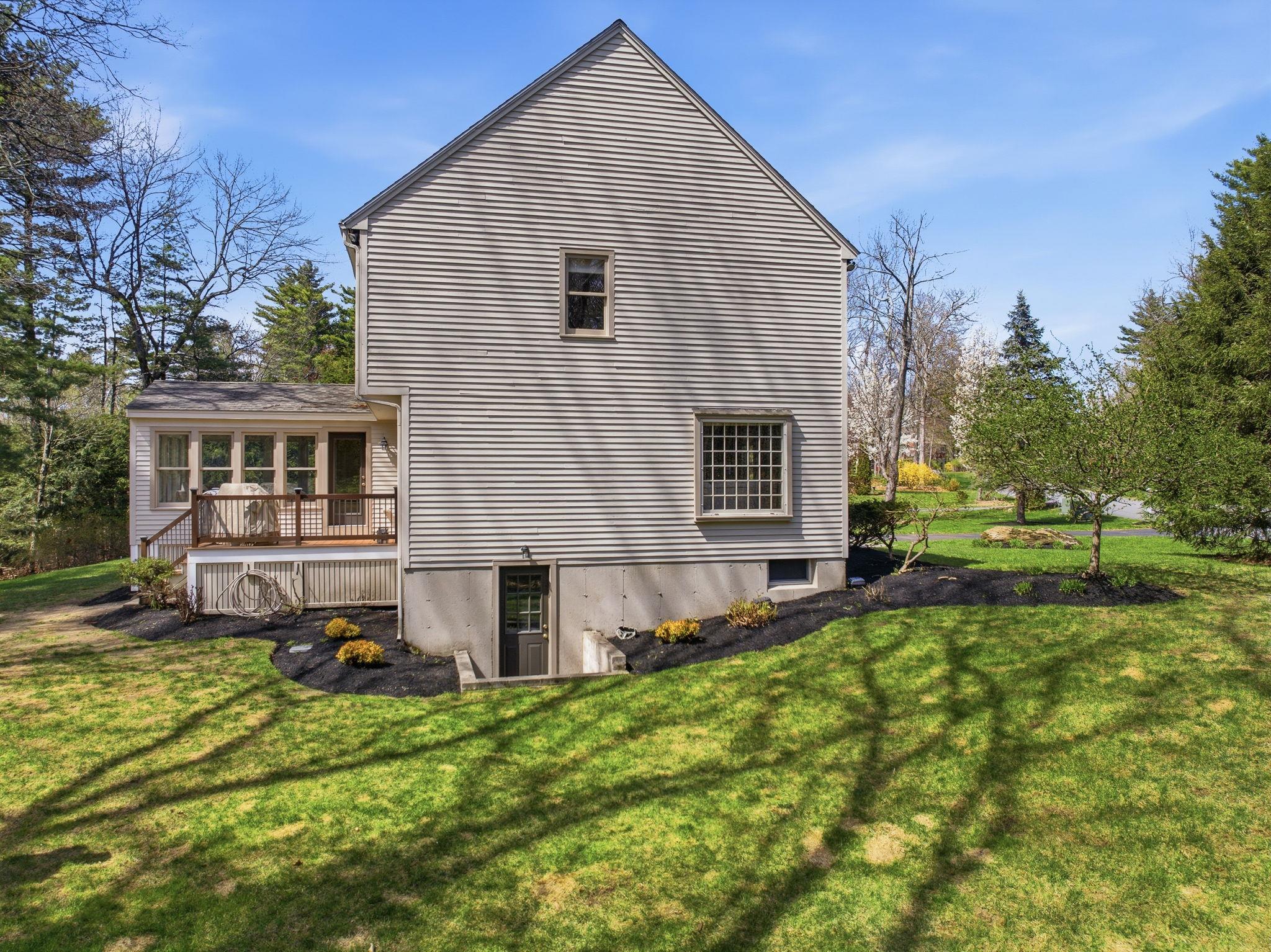25 Buttonwood Drive Derry, NH 03038 - Photo 41 of 44
